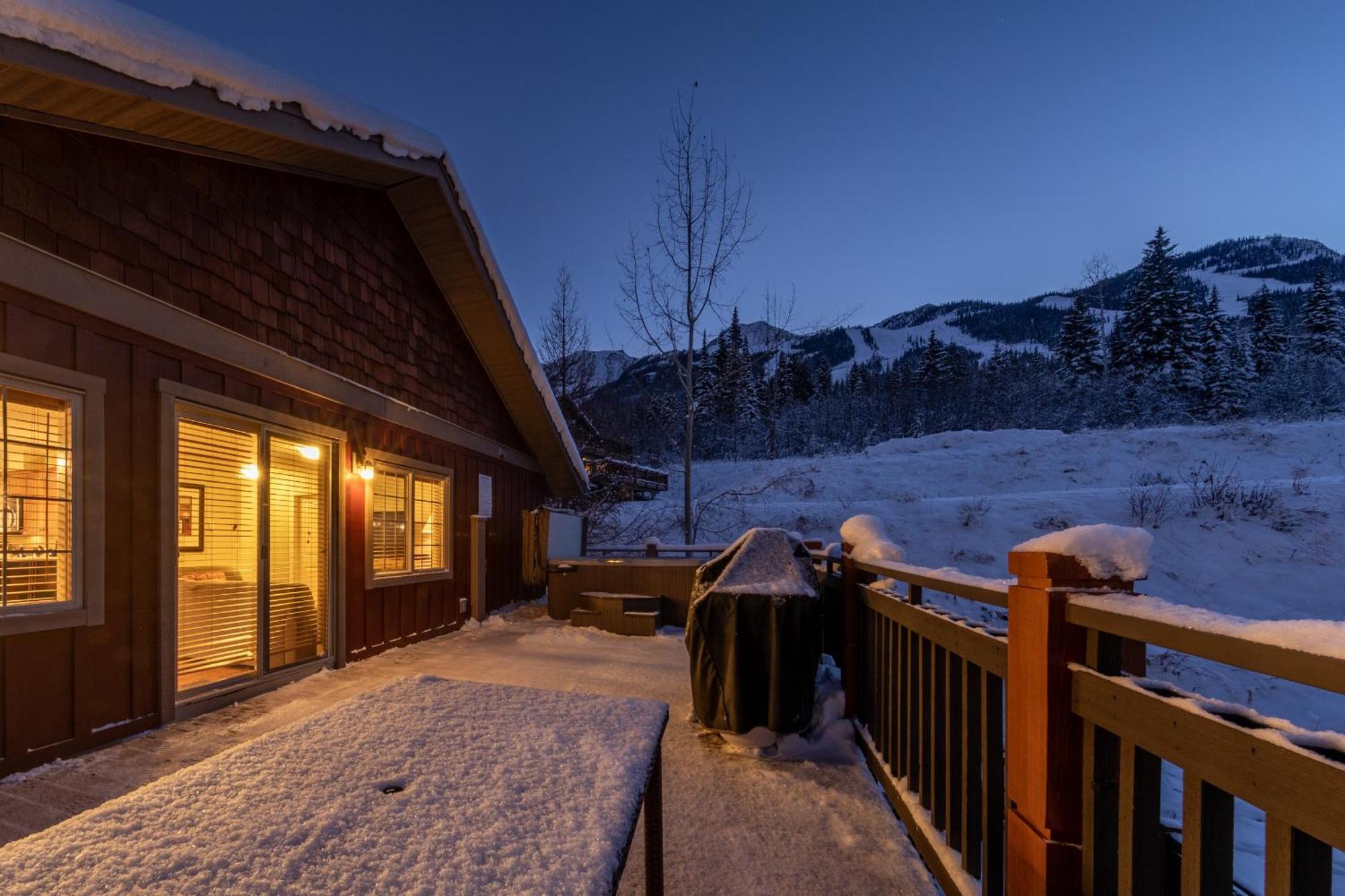 Lush Mountain Accommodations โกลเดน ภายนอก รูปภาพ