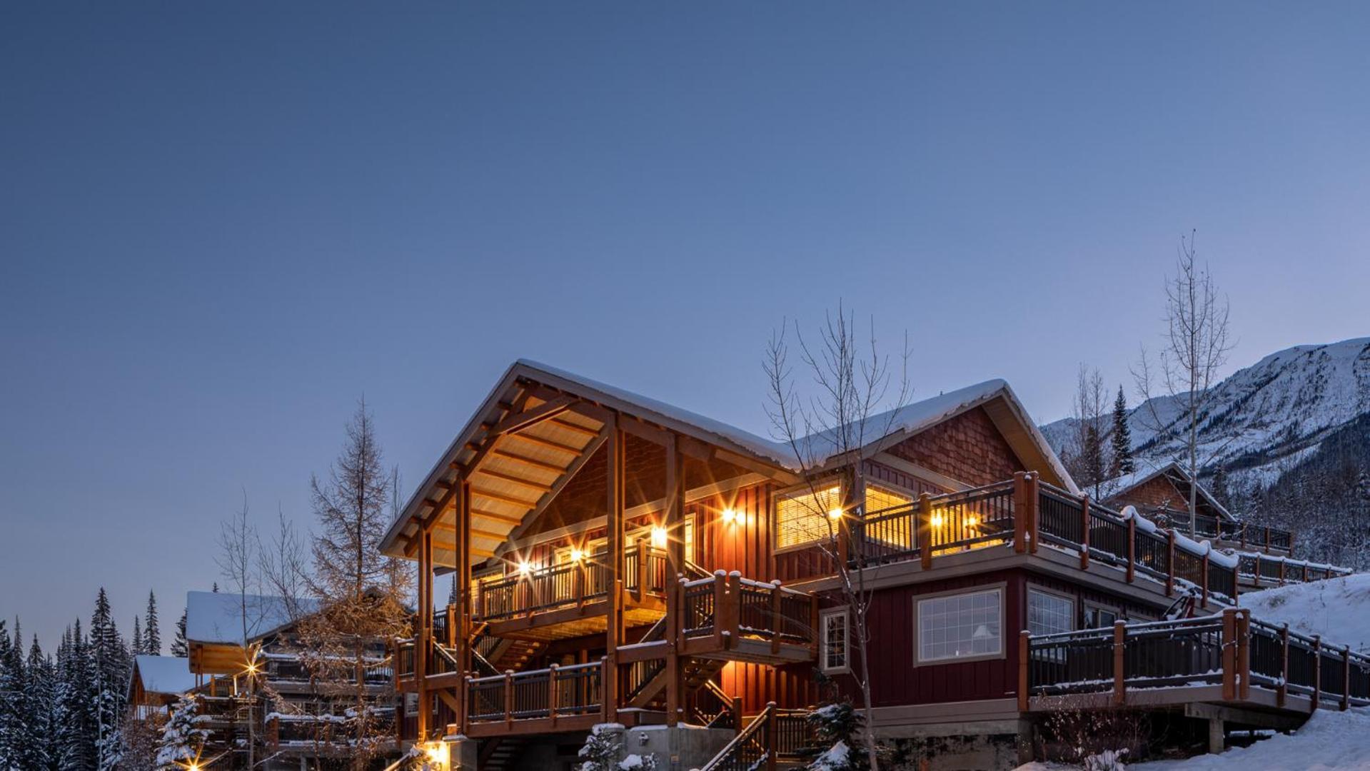 Lush Mountain Accommodations โกลเดน ภายนอก รูปภาพ