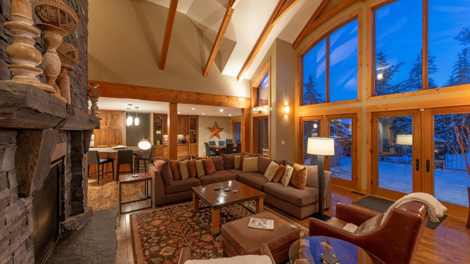 Lush Mountain Accommodations โกลเดน ภายนอก รูปภาพ