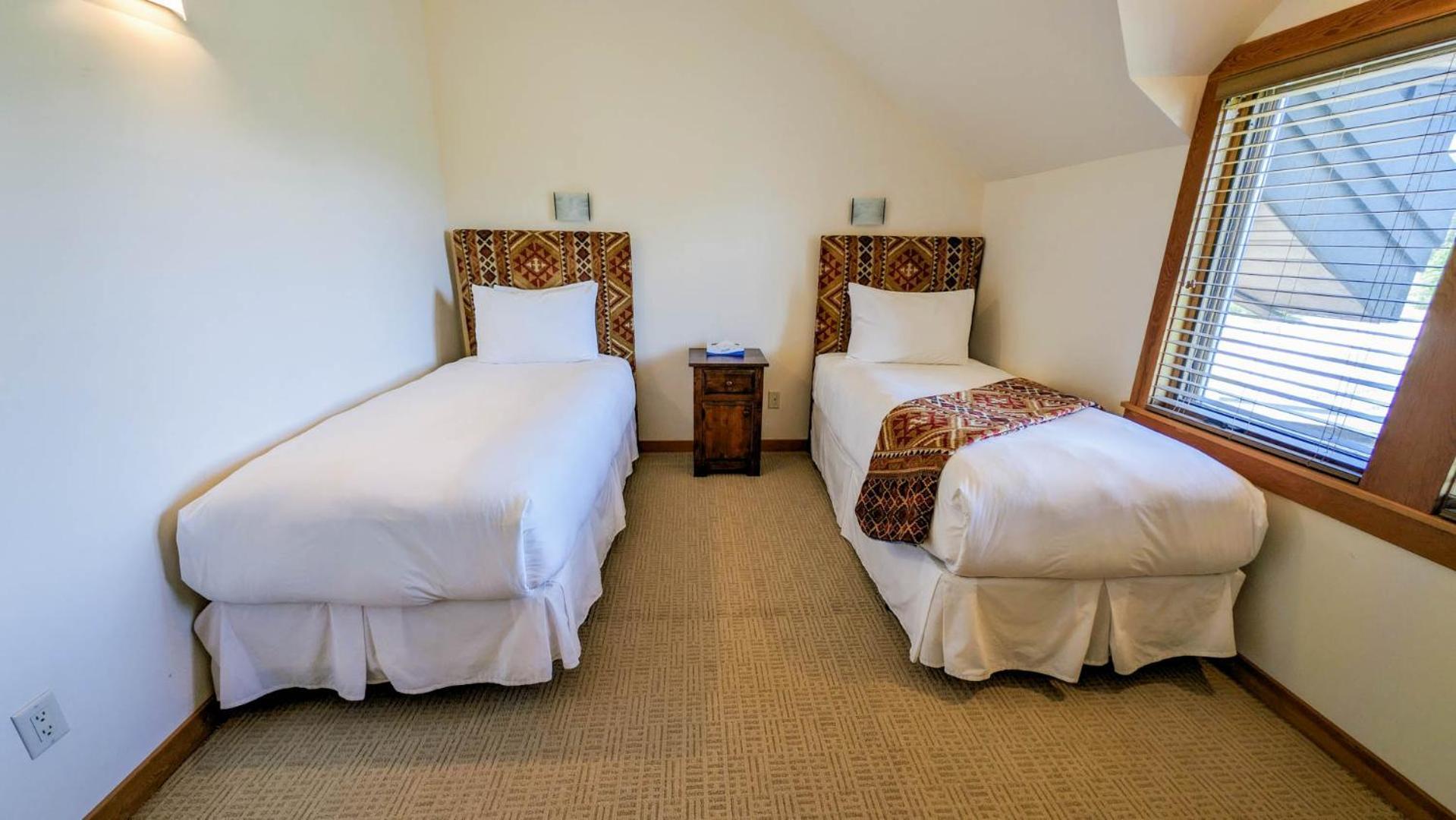 Lush Mountain Accommodations โกลเดน ห้อง รูปภาพ