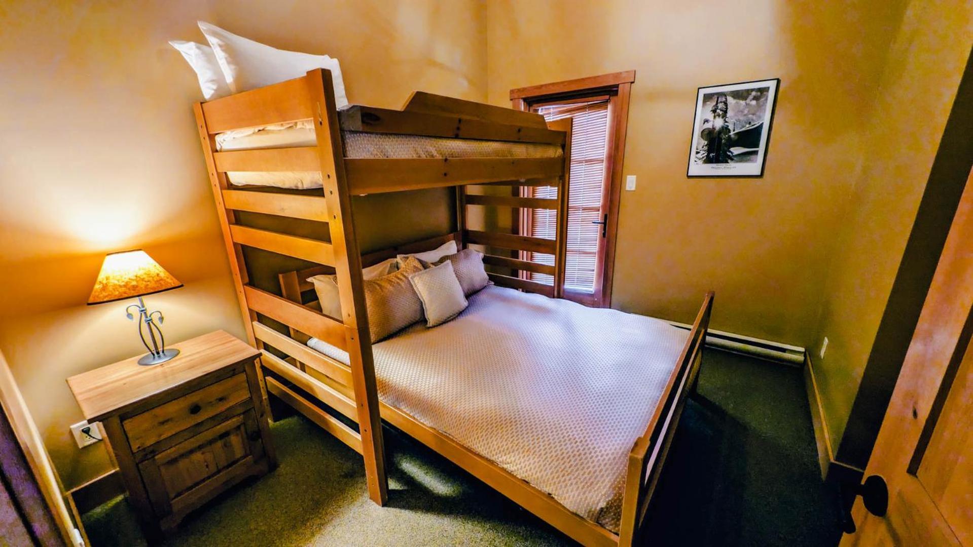 Lush Mountain Accommodations โกลเดน ห้อง รูปภาพ