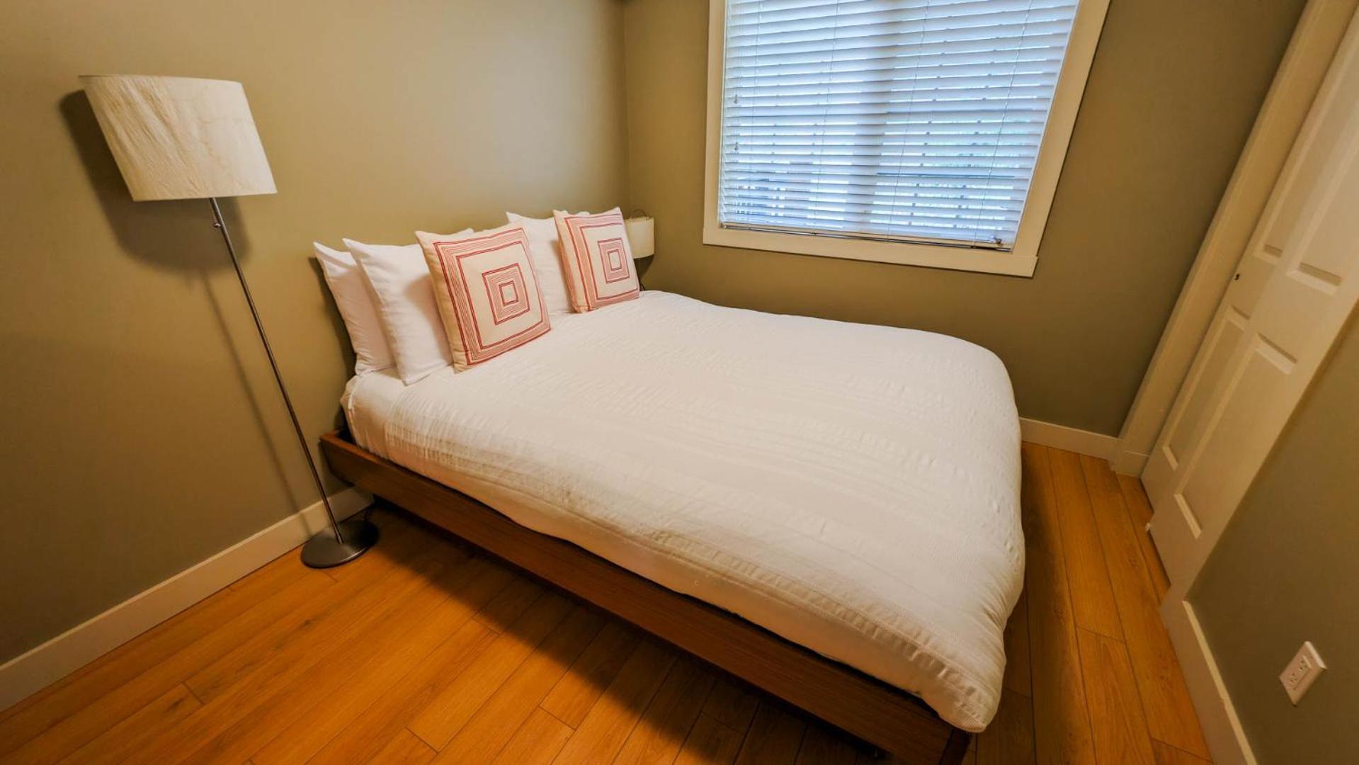 Lush Mountain Accommodations โกลเดน ห้อง รูปภาพ