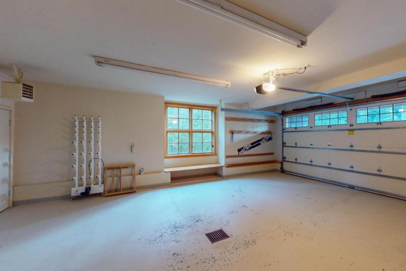 Lush Mountain Accommodations โกลเดน ภายนอก รูปภาพ